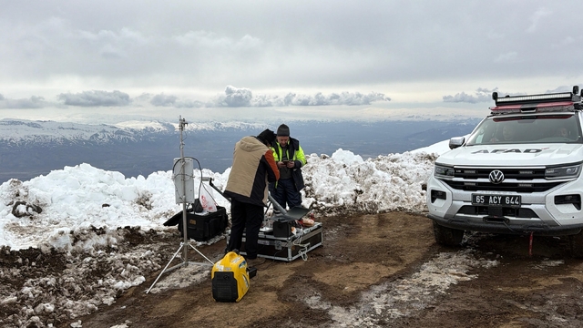 Ağrı Dağı'nda kaybolan dağcıyı arama çalışmaları 3'üncü gününde sürüyor