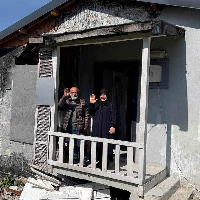 Yangında evleri küle dönmüştü: Aktekin çiftinin sıcak yuvası yeniden kuruld...