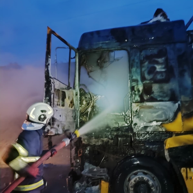 Kastamonu'da alevlere teslim olan seyir kullanılamaz hale geldi