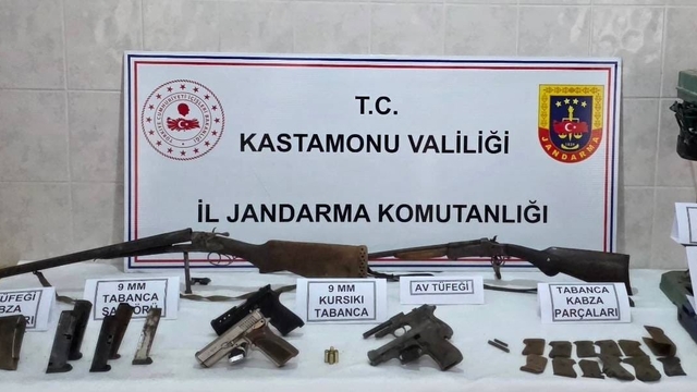 Kastamonu'da kaçak silah operasyonu