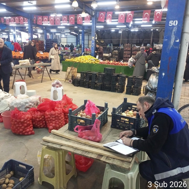 Karacabey'de Hal Müdürlüğü 2025'te tarım ticaretine yön verdi