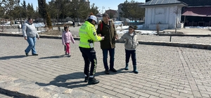 Kars'ta trafik güvenliği için bilgilendirme çalışması