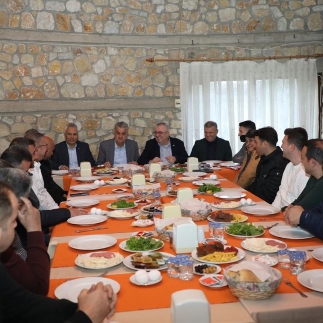 Başkan Ertaş, belediye ekibiyle çalışmaları değerlendirdi