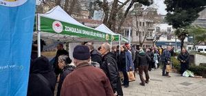 Zonguldak'ta ücretsiz fidan dağıtımı kalabalığa neden oldu