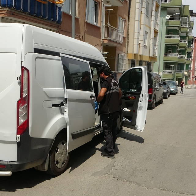 Tartıştığı babasını sırtından bıçakladı