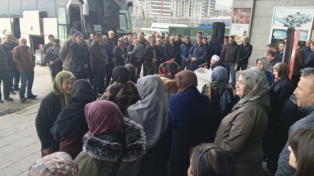 Bolu'da Şevval umresi için 25 kişilik kafile dualarla uğurlandı