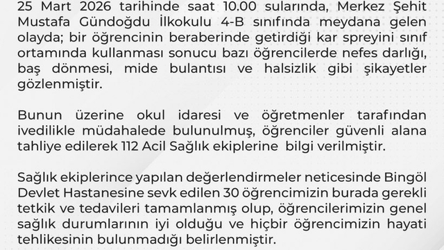Sınıfta sıkılan kar spreyinden etkilenen 30 öğrenci hastaneye kaldırıldı (2)