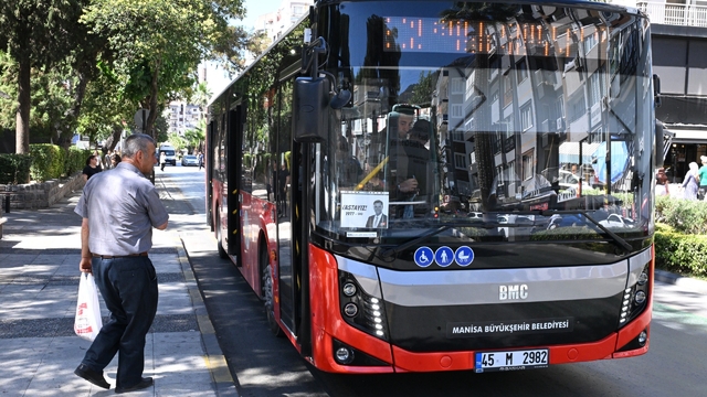 Bayramda Manisalıların cebinde 5 milyon 250 bin TL kaldı
Manisa Büyükşehir Belediyesi Ramazan Bayramında 175 bin kişiyi ücretsiz taşıdı
