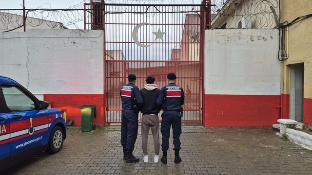 'Tapu kayıtlarınız terör örgütünün eline geçti' diyerek 2,5 milyon lira dolandırdı