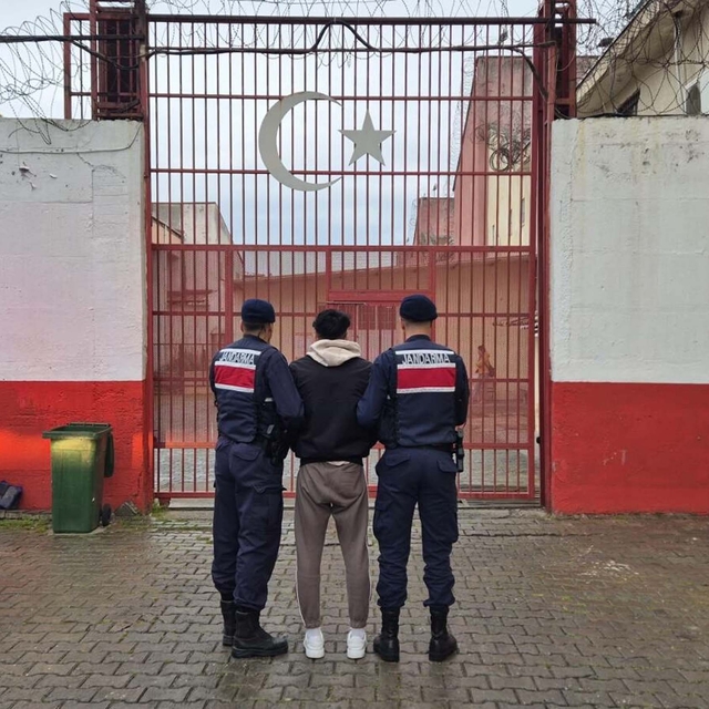 'Tapu kayıtlarınız terör örgütünün eline geçti' diyerek 2,5 milyon lira dol...