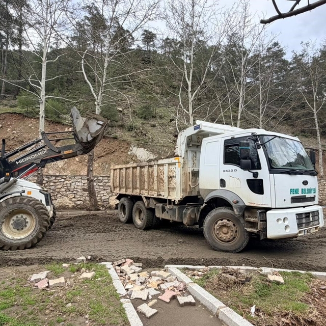 Feke'de yaşam alanlarına bahar düzenlemesi