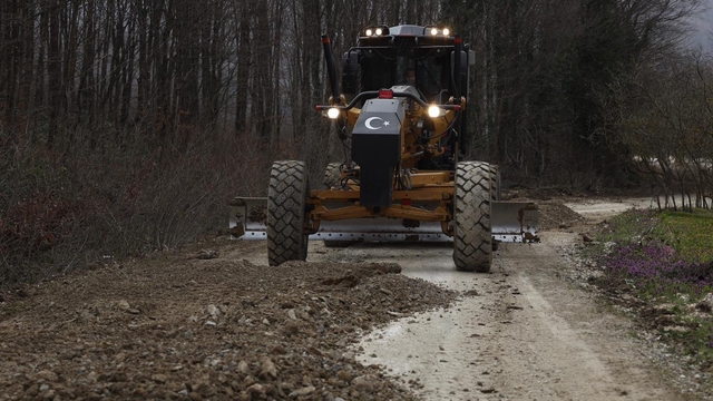 Köylerde yol bakım çalışmaları tamamlanıyor