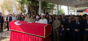 Şehidi, annesi ve kız kardeşleri gözyaşları içerisinde son yolculuğuna uğurladı