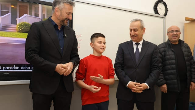 Karabük'te sınıf başkanı seçilen öğrencinin vaadiyle Eskipazar Belediye Başkanı Cıva okula geldi