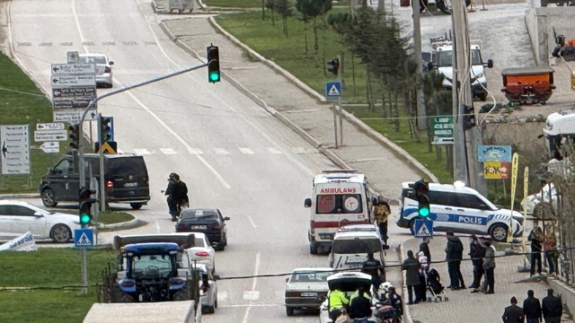 Kırmızı ışıkta kaza: 4 yaralı