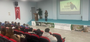 Bağımlılıkla mücadele eğitimleri sürüyor