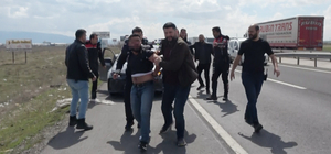 Kaçarken otomobiliyle 2 araca çarpan sürücü, 30 kilometrelik takiple yakalandı