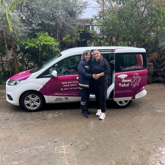 Kemer'de 'Anne Taksi' hizmet vermeye başladı