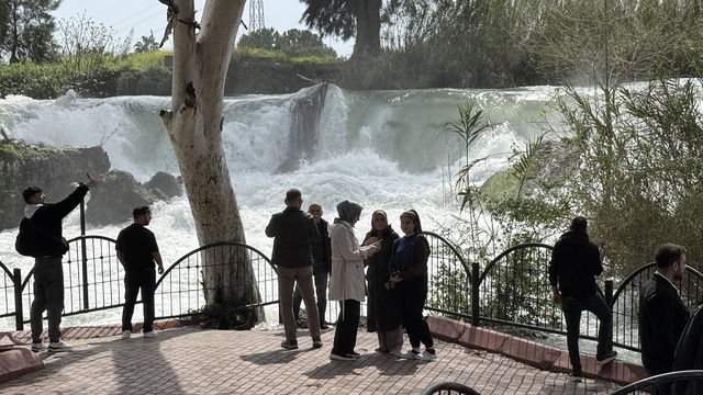 Tarsus Şelalesi'ne yağış sonrası ziyaretçi akını