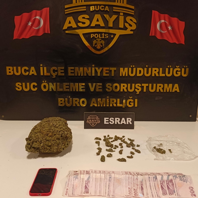 Buca'da bir evde 1 kilo 72 gram esrar ele geçirildi