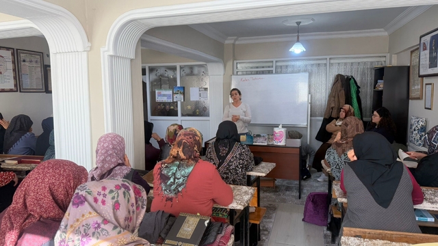 Kur'an kurslarında sağlık bilgilendirmeleri