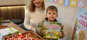 Konukları bu kez minikler oldu
Kitap sevgisi her yaşa aşılanıyor