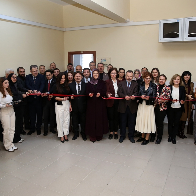 MCBÜSEM'de yeni bilgisayar laboratuvarı hizmete açıldı