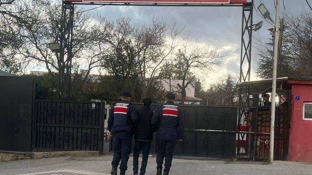 Akrabasının kimliğini kullanan firari hükümlü yakalandı