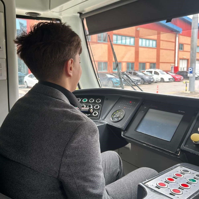 Koruma altındaki çocuğun şoförlük hayali vatmanlıkla taçlandı