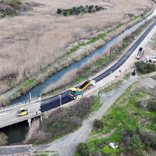 3 ilçedeki 545 milyon TL'lik yol yatırımı devam ediyor
