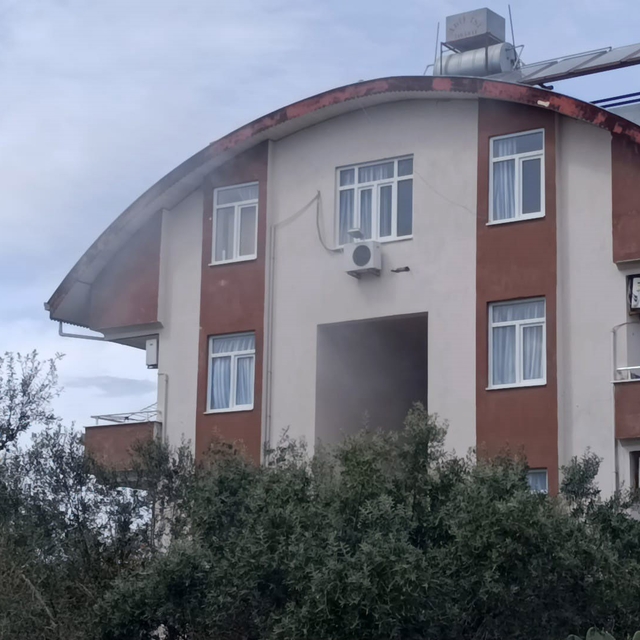 Otel lojmanında çıkan yangın korkuttu