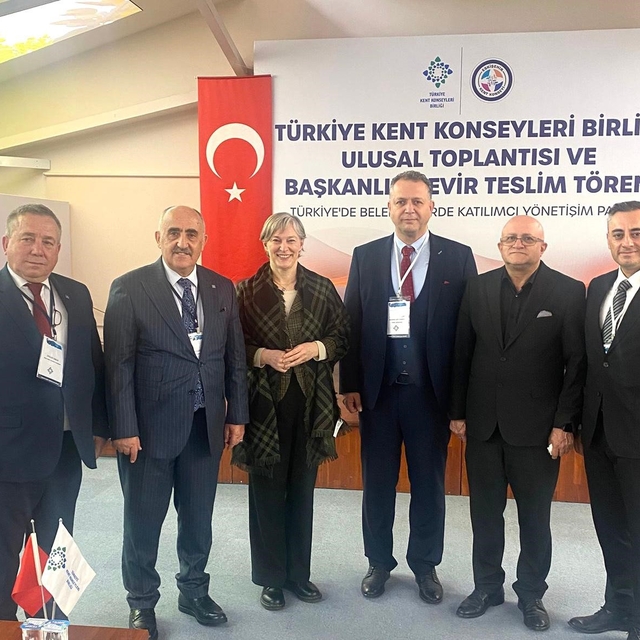 Başkan Tanfer, "Belediyelerde Katılımcı Yönetişim" paneline katıldı