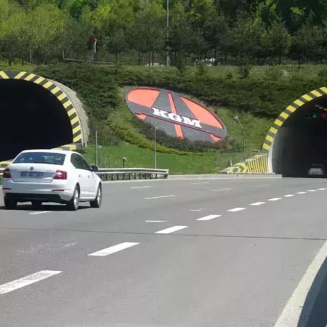 Bayram tatillinde Bolu Dağı Tüneli'nden 331 bin 321 araç geçti