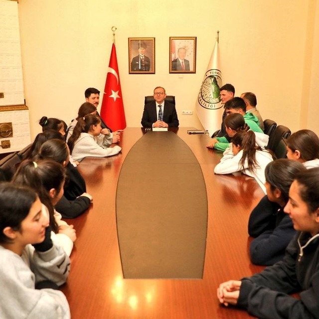 Kars'ı gururlandıran başarı: Şampiyon takım yarı finalde