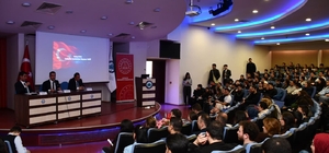 Öğrenciler İBAN dolandırıcılığı hakkında bilinçlendirildi
Eskişehir Cumhuri...