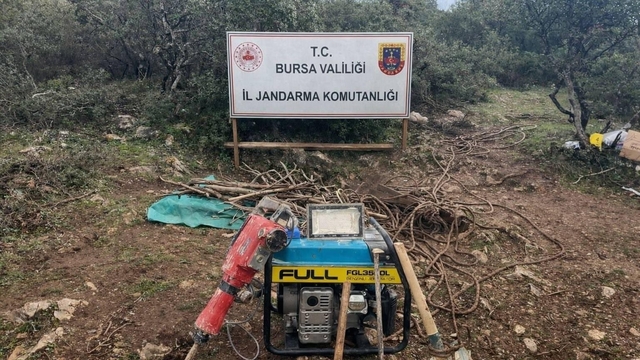 Bursa'da Jandarma 35 metrelik kaçak tüneli ortaya çıkardı