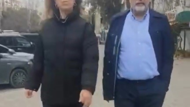 İzmir'de eski belediye başkanının zor anları: Eski çalışandan sokak ortasında tepki