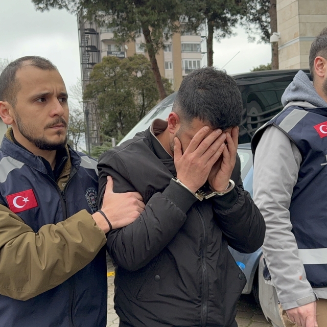 Mezarlıkta defin işlemi sırasında bir kişiyi silahla yaralayan şahıs yakala...