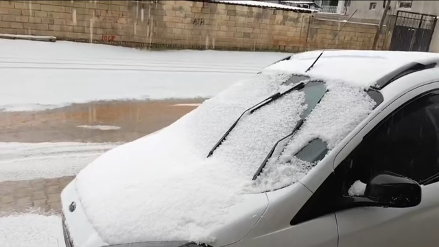 Hatay'da sağanak ve dolu nedeniyle yollar göre döndü