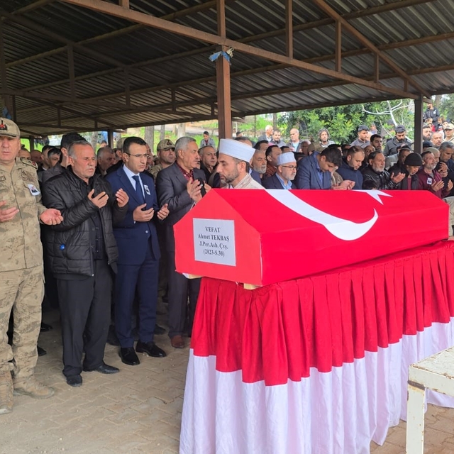 Kalp krizi geçiren asker son yolculuğuna uğurlandı