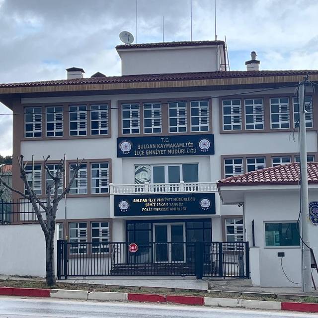 Buldan'da emniyeti yeni binasına taşındı