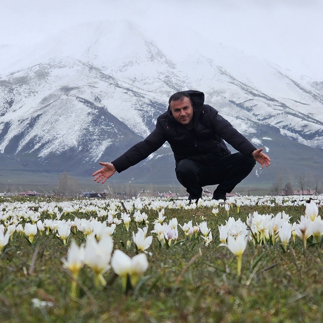 Bitlis'te baharın müjdecisi kardelenler açtı
