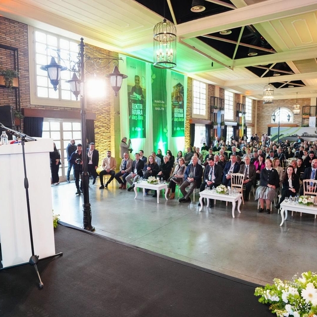 Manisa kendi enerjisini üretecek
Manisa Büyükşehir Belediye Başkanı Besim D...