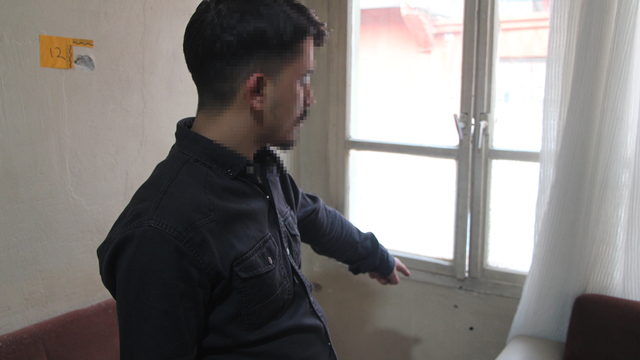 Silikon maskeli saldırganlar zorla girdikleri evde kurşun yağdırdı: Anne ve oğlu yaralandı