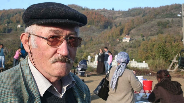 Tarım aracı devrildi: 1 ölü, 1 yaralı