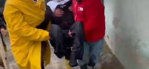 Hatay'da sağanak ve dolu nedeniyle yollar göle döndü (2)