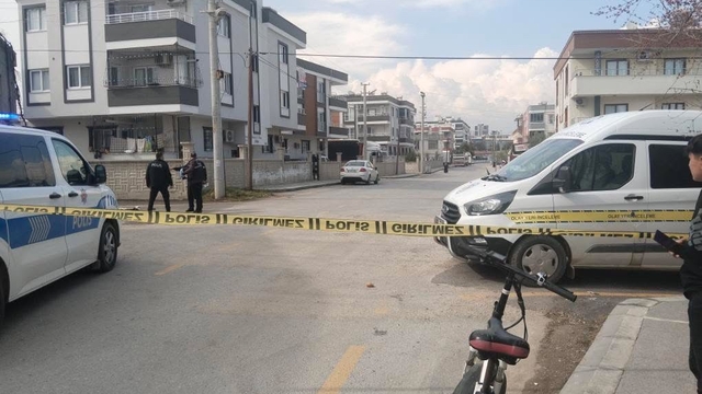 Mersin'de kocasının bıçakladığı kadın ağır yaralandı