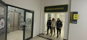 İçinde altın bulunan çelik kasayı çaldı, polis evinde yakaladı