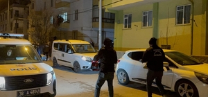 Kurşunlanan evde anne-oğul yaralandı Kayseri’de husumetliler arasında çıkan kavgada 2 ev kurşunlandı