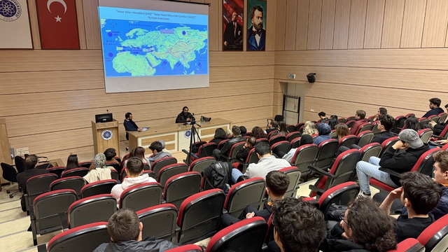 Tekirdağ'da "İklim Değişikliğinin Göçlere Etkisi" konferansı düzenlendi